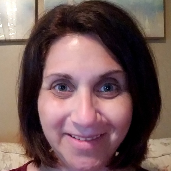 Meet your Posher, Lisa - Picture 1 of 1